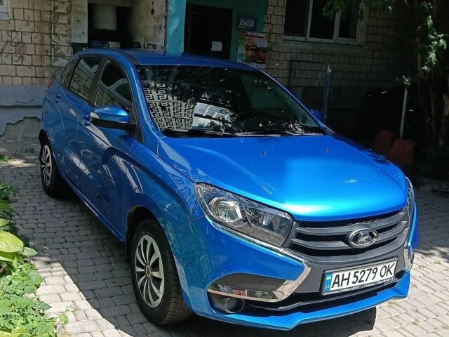 Синий ВАЗ XRay, объемом двигателя 1.6 л и пробегом 65 тыс. км за 8200 $, фото 1 на Automoto.ua