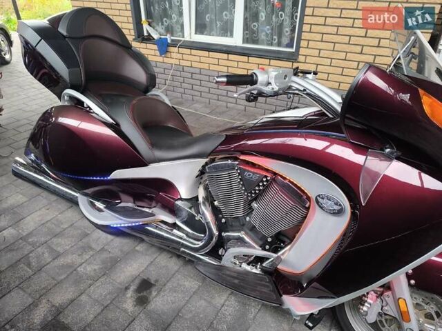 Красный Виктори Визион Тур, объемом двигателя 1.73 л и пробегом 27 тыс. км за 12700 $, фото 1 на Automoto.ua