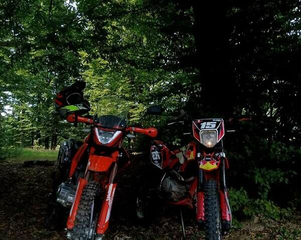 Вайпер V 250C, объемом двигателя 0 л и пробегом 100 тыс. км за 1350 $, фото 1 на Automoto.ua