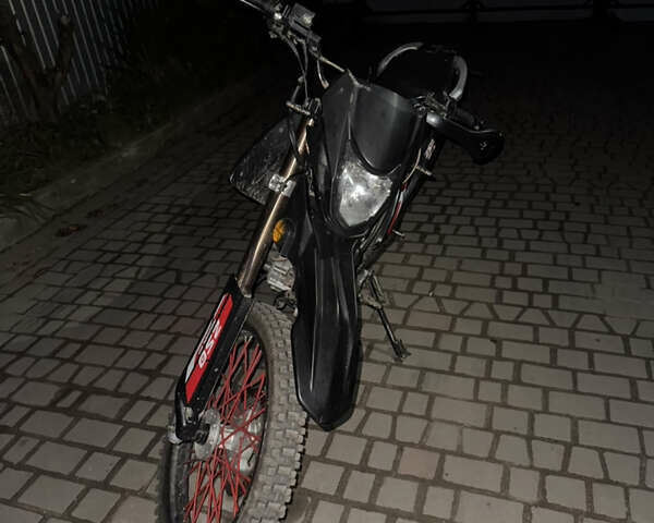 Серый Вайпер V 250l, объемом двигателя 0 л и пробегом 6 тыс. км за 1000 $, фото 1 на Automoto.ua