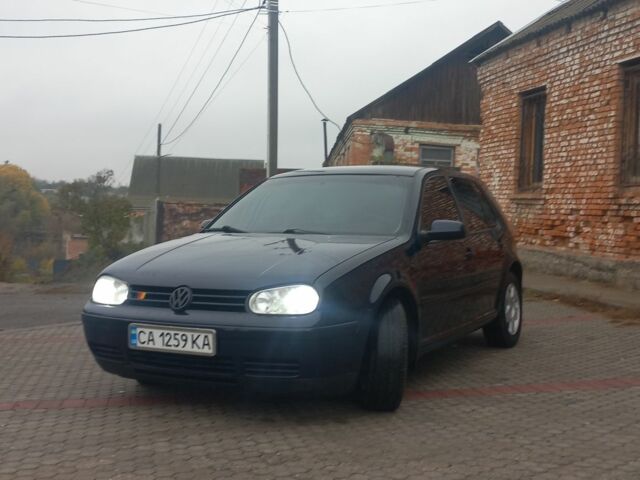 Синій Фольксваген 1600, об'ємом двигуна 1.6 л та пробігом 310 тис. км за 3650 $, фото 1 на Automoto.ua