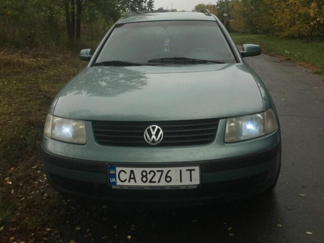 Зелений Фольксваген 1600, об'ємом двигуна 1.6 л та пробігом 245 тис. км за 3300 $, фото 1 на Automoto.ua