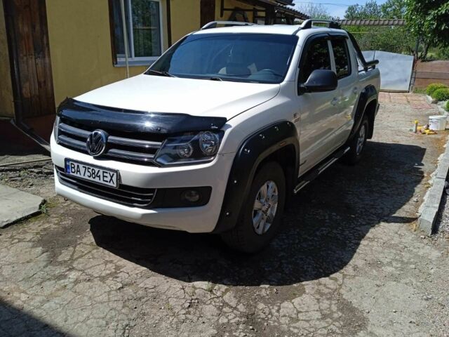 Білий Фольксваген Амарок, об'ємом двигуна 2 л та пробігом 330 тис. км за 14000 $, фото 1 на Automoto.ua