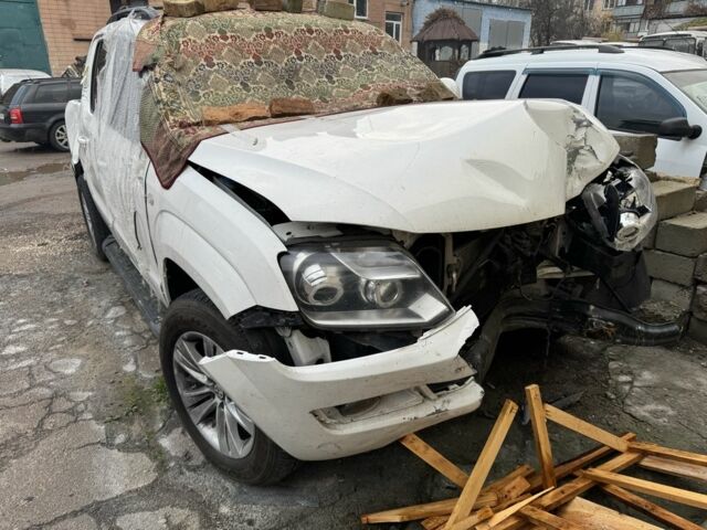 Белый Фольксваген Амарок, объемом двигателя 0 л и пробегом 150 тыс. км за 6000 $, фото 1 на Automoto.ua