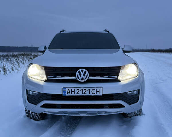 Серый Фольксваген Амарок, объемом двигателя 1.97 л и пробегом 329 тыс. км за 22000 $, фото 1 на Automoto.ua