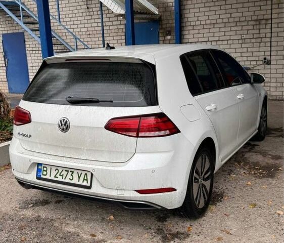 Білий Фольксваген Arteon, об'ємом двигуна 0 л та пробігом 156 тис. км за 10500 $, фото 1 на Automoto.ua