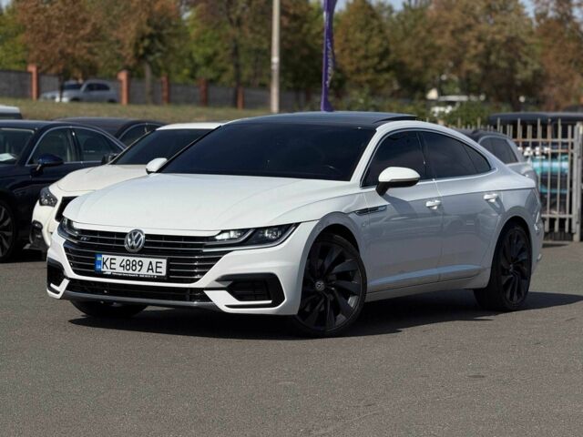 Белый Фольксваген Arteon, объемом двигателя 2 л и пробегом 60 тыс. км за 19200 $, фото 1 на Automoto.ua