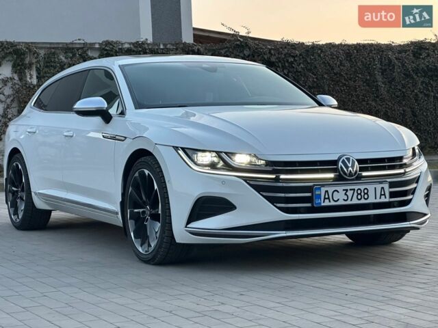 Белый Фольксваген Arteon, объемом двигателя 2 л и пробегом 170 тыс. км за 34500 $, фото 1 на Automoto.ua