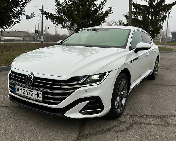 Белый Фольксваген Arteon, объемом двигателя 2 л и пробегом 90 тыс. км за 37600 $, фото 1 на Automoto.ua