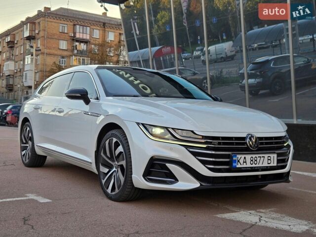 Белый Фольксваген Arteon, объемом двигателя 2 л и пробегом 37 тыс. км за 40900 $, фото 1 на Automoto.ua