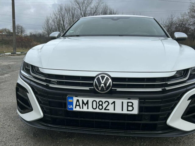 Белый Фольксваген Arteon, объемом двигателя 1.98 л и пробегом 28 тыс. км за 51620 $, фото 1 на Automoto.ua