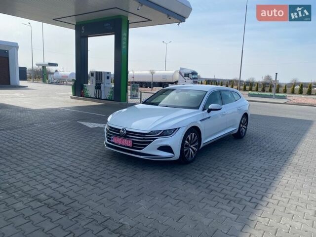 Белый Фольксваген Arteon, объемом двигателя 2 л и пробегом 220 тыс. км за 32600 $, фото 1 на Automoto.ua