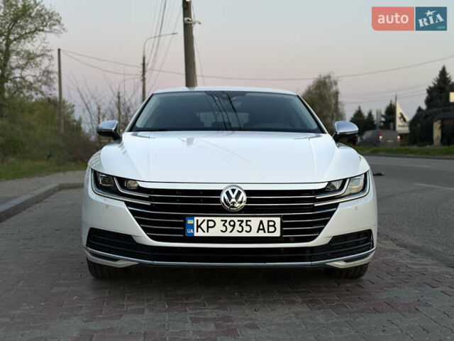 Белый Фольксваген Arteon, объемом двигателя 1.97 л и пробегом 160 тыс. км за 27000 $, фото 1 на Automoto.ua