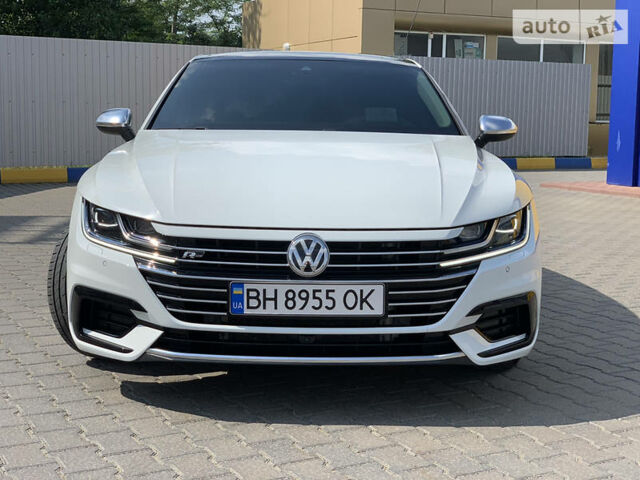 Белый Фольксваген Arteon, объемом двигателя 2 л и пробегом 32 тыс. км за 37000 $, фото 1 на Automoto.ua