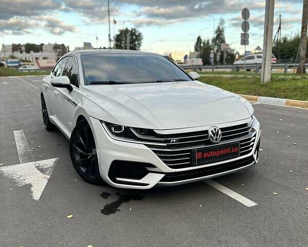 Белый Фольксваген Arteon, объемом двигателя 1.98 л и пробегом 46 тыс. км за 23900 $, фото 1 на Automoto.ua
