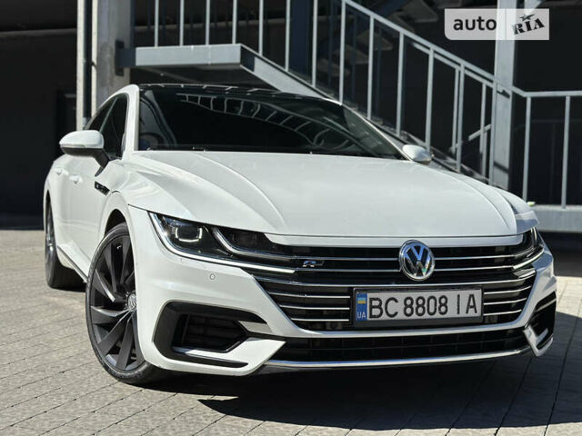 Белый Фольксваген Arteon, объемом двигателя 1.98 л и пробегом 59 тыс. км за 29500 $, фото 1 на Automoto.ua