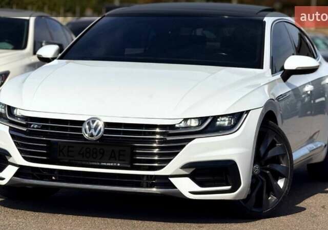 Белый Фольксваген Arteon, объемом двигателя 1.98 л и пробегом 87 тыс. км за 24444 $, фото 1 на Automoto.ua