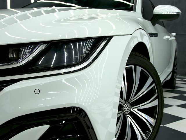 Белый Фольксваген Arteon, объемом двигателя 2 л и пробегом 126 тыс. км за 23500 $, фото 1 на Automoto.ua