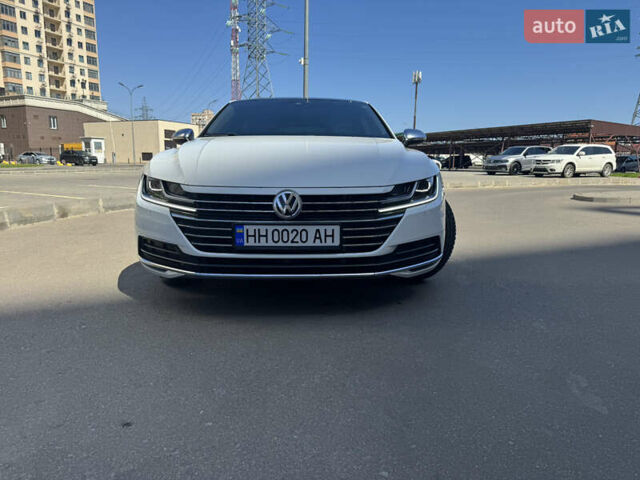 Белый Фольксваген Arteon, объемом двигателя 1.97 л и пробегом 58 тыс. км за 29000 $, фото 1 на Automoto.ua