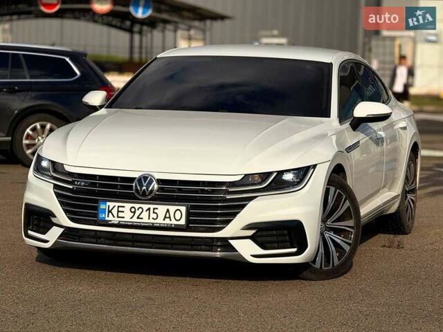 Белый Фольксваген Arteon, объемом двигателя 1.98 л и пробегом 135 тыс. км за 20800 $, фото 1 на Automoto.ua