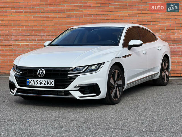 Белый Фольксваген Arteon, объемом двигателя 1.98 л и пробегом 36 тыс. км за 27900 $, фото 1 на Automoto.ua