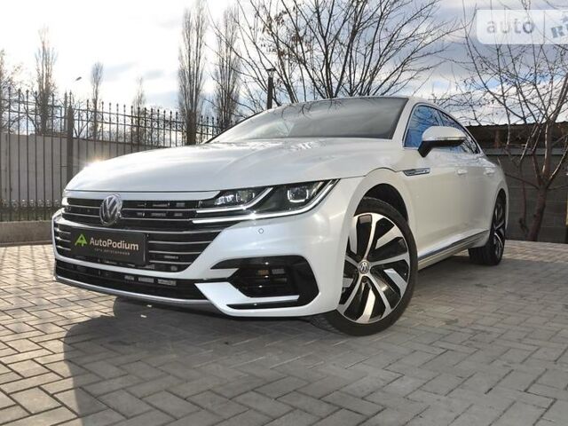 Белый Фольксваген Arteon, объемом двигателя 2 л и пробегом 19 тыс. км за 55000 $, фото 1 на Automoto.ua