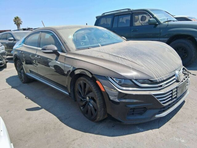 Черный Фольксваген Arteon, объемом двигателя 2 л и пробегом 211 тыс. км за 14900 $, фото 1 на Automoto.ua