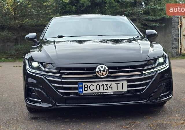 Черный Фольксваген Arteon, объемом двигателя 2 л и пробегом 120 тыс. км за 26900 $, фото 1 на Automoto.ua