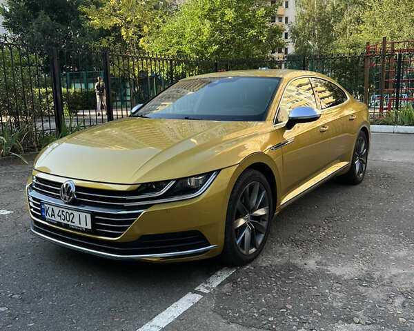 Желтый Фольксваген Arteon, объемом двигателя 1.98 л и пробегом 160 тыс. км за 27500 $, фото 1 на Automoto.ua