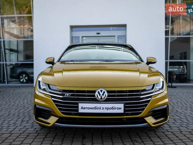 Желтый Фольксваген Arteon, объемом двигателя 1.98 л и пробегом 120 тыс. км за 33800 $, фото 1 на Automoto.ua