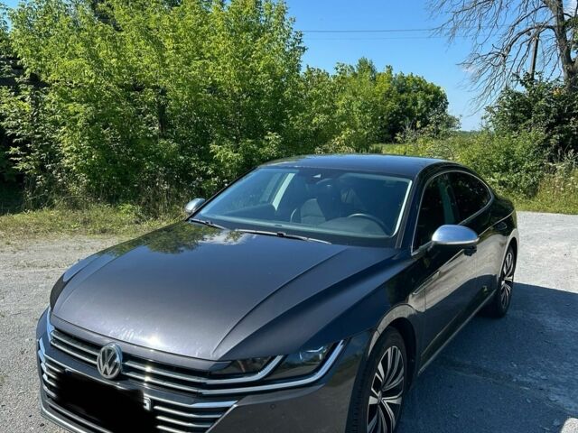 Серый Фольксваген Arteon, объемом двигателя 2 л и пробегом 99 тыс. км за 33000 $, фото 1 на Automoto.ua