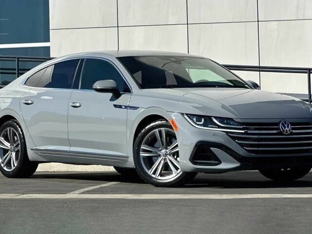 Серый Фольксваген Arteon, объемом двигателя 2 л и пробегом 13 тыс. км за 19000 $, фото 1 на Automoto.ua