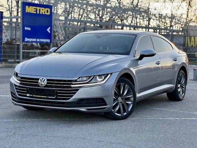 Серый Фольксваген Arteon, объемом двигателя 2 л и пробегом 66 тыс. км за 29999 $, фото 1 на Automoto.ua