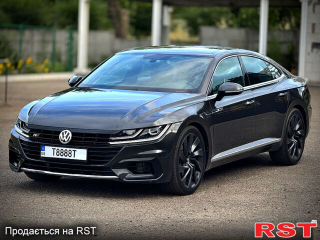 Серый Фольксваген Arteon, объемом двигателя 2 л и пробегом 40 тыс. км за 24500 $, фото 1 на Automoto.ua