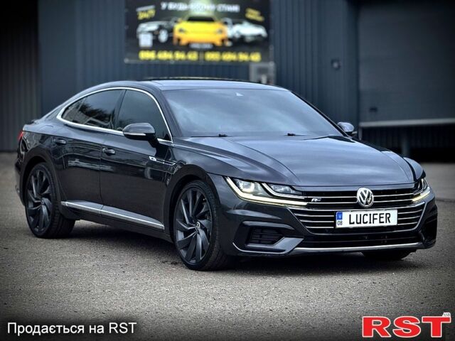 Серый Фольксваген Arteon, объемом двигателя 2 л и пробегом 80 тыс. км за 25000 $, фото 1 на Automoto.ua