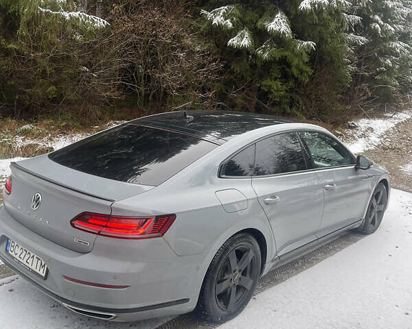 Серый Фольксваген Arteon, объемом двигателя 1.97 л и пробегом 160 тыс. км за 32500 $, фото 1 на Automoto.ua