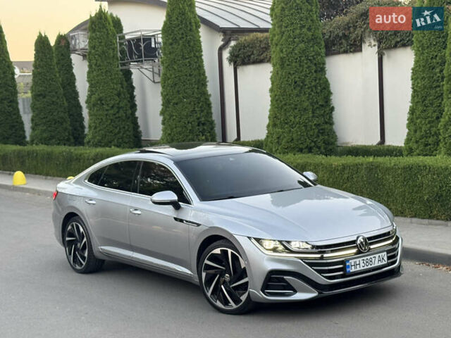 Серый Фольксваген Arteon, объемом двигателя 1.97 л и пробегом 80 тыс. км за 42500 $, фото 1 на Automoto.ua