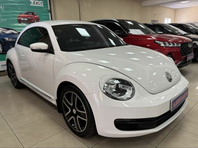 Белый Фольксваген Битл, объемом двигателя 2.5 л и пробегом 97 тыс. км за 9900 $, фото 1 на Automoto.ua