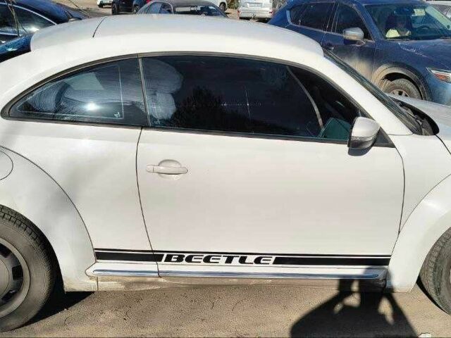 Білий Фольксваген Бітл, об'ємом двигуна 2.5 л та пробігом 120 тис. км за 10300 $, фото 1 на Automoto.ua