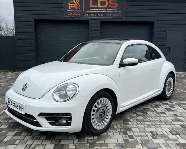 Белый Фольксваген Битл, объемом двигателя 1.8 л и пробегом 174 тыс. км за 11499 $, фото 1 на Automoto.ua