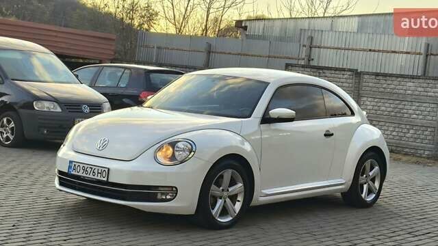 Белый Фольксваген Битл, объемом двигателя 2 л и пробегом 126 тыс. км за 11900 $, фото 1 на Automoto.ua