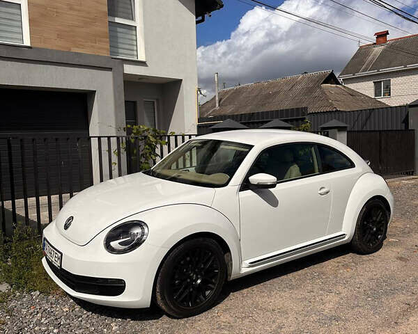 Белый Фольксваген Битл, объемом двигателя 1.8 л и пробегом 103 тыс. км за 12800 $, фото 1 на Automoto.ua