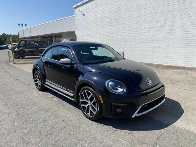 Черный Фольксваген Битл, объемом двигателя 2 л и пробегом 43 тыс. км за 8500 $, фото 1 на Automoto.ua