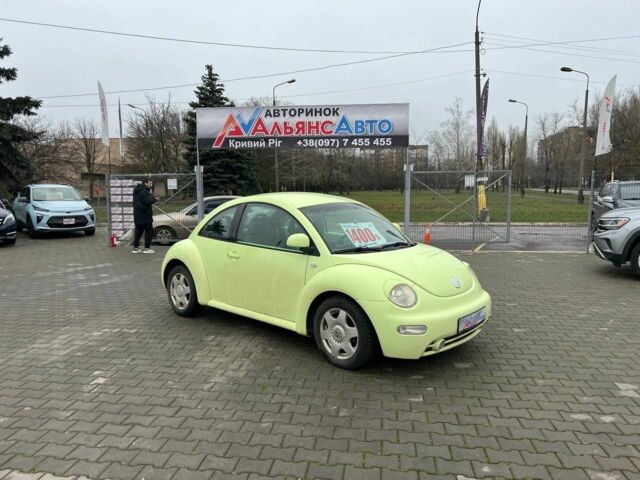 Желтый Фольксваген Битл, объемом двигателя 2 л и пробегом 198 тыс. км за 4100 $, фото 1 на Automoto.ua