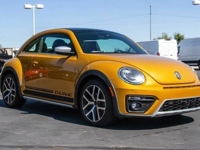 Оранжевый Фольксваген Битл, объемом двигателя 2 л и пробегом 34 тыс. км за 11000 $, фото 1 на Automoto.ua