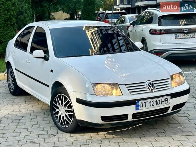 Білий Фольксваген Бора, об'ємом двигуна 1.6 л та пробігом 305 тис. км за 2999 $, фото 1 на Automoto.ua