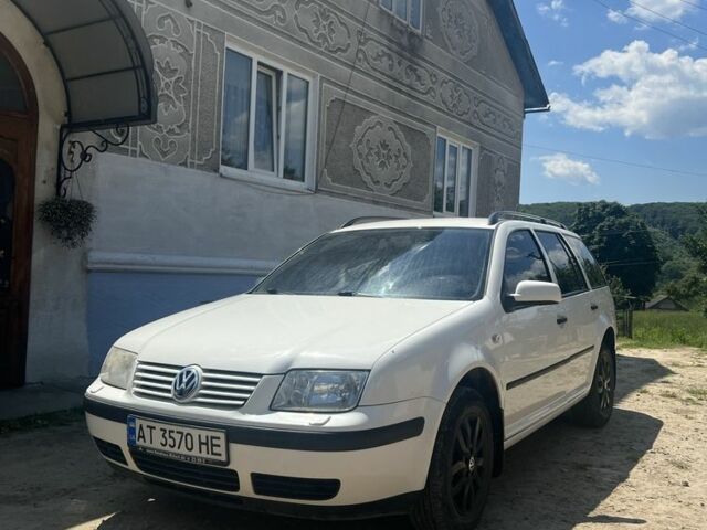 Белый Фольксваген Бора, объемом двигателя 1.6 л и пробегом 250 тыс. км за 1100 $, фото 1 на Automoto.ua