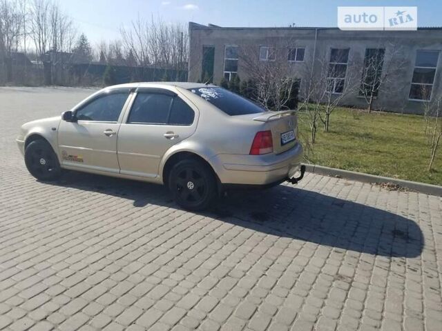 Бежевый Фольксваген Бора, объемом двигателя 1.6 л и пробегом 211 тыс. км за 5200 $, фото 1 на Automoto.ua