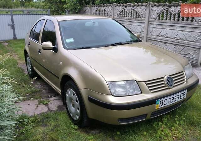 Бежевий Фольксваген Бора, об'ємом двигуна 1.6 л та пробігом 280 тис. км за 4000 $, фото 1 на Automoto.ua