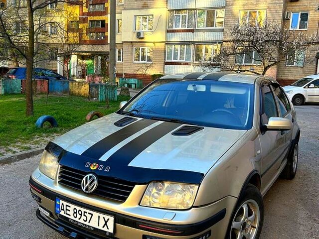 Фольксваген Бора 2002 в Каменское - Днепродзержинск на Automoto.ua Бежевый Фольксваген Бора, объемом двигателя 1.6 л и пробегом 290 тыс. км за 4000 $, фото 1 на Automoto.ua